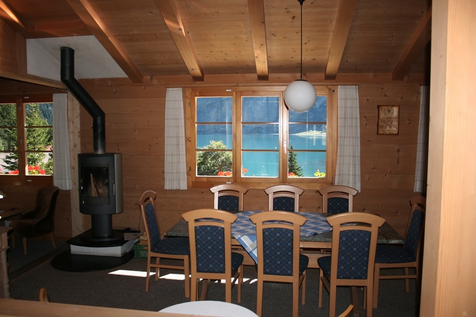 Hotel Öschinensee dining with mountain views