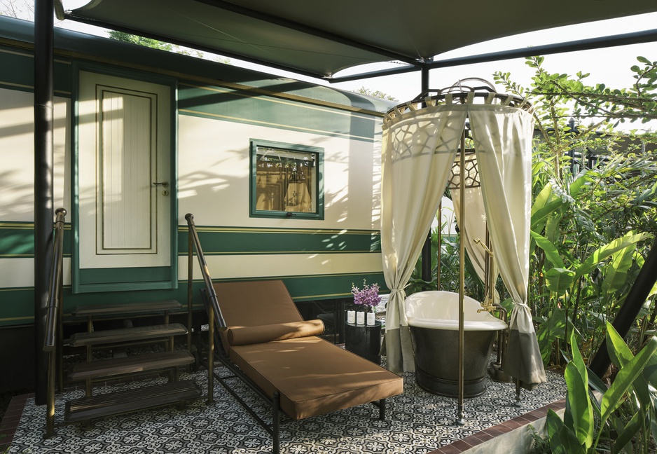 InterContinental Khao Yai Resort - One Bedroom Villa Outdoor Bathtub and Sitting Area