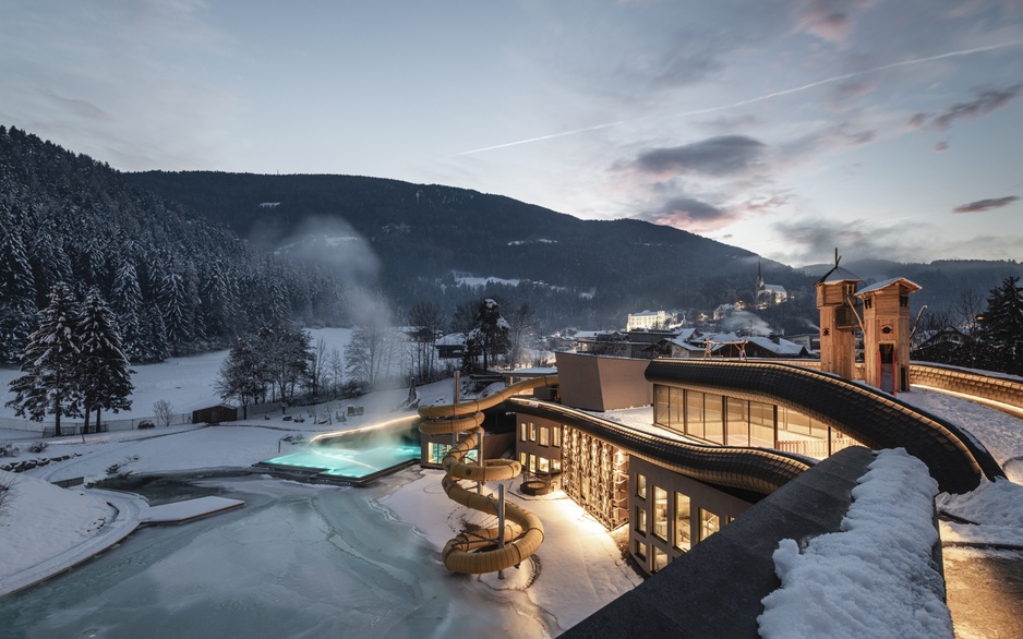 Falkensteiner Family Resort Lido - Exterior during Winter