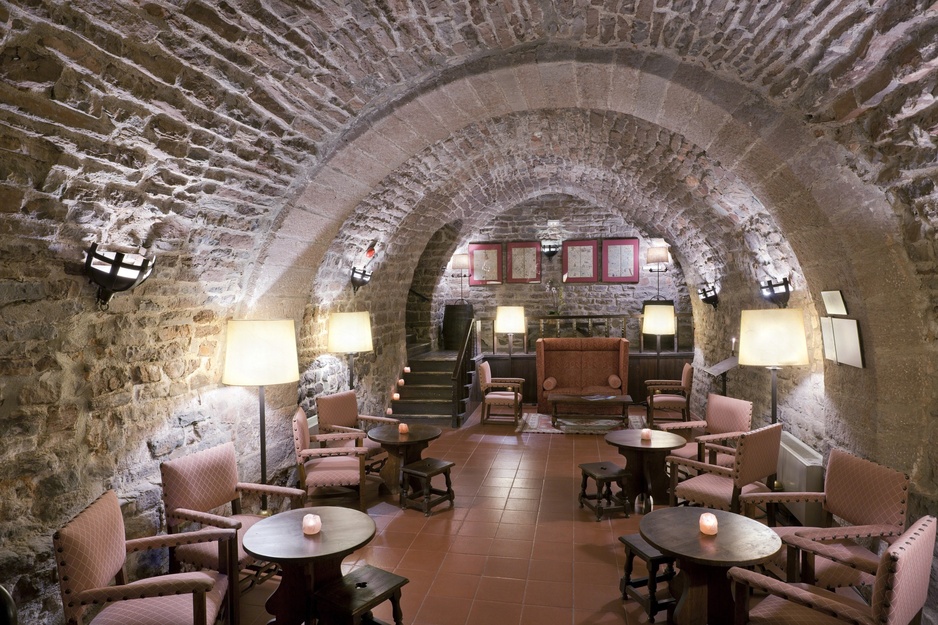 Parador de Cardona Communal Spaces