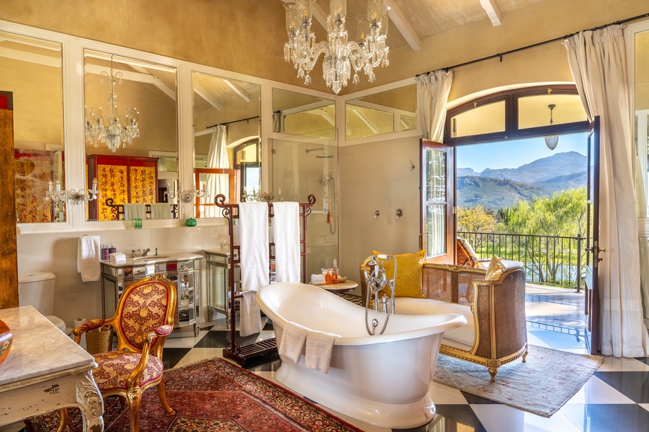 La Residence Superior Suite Bathroom