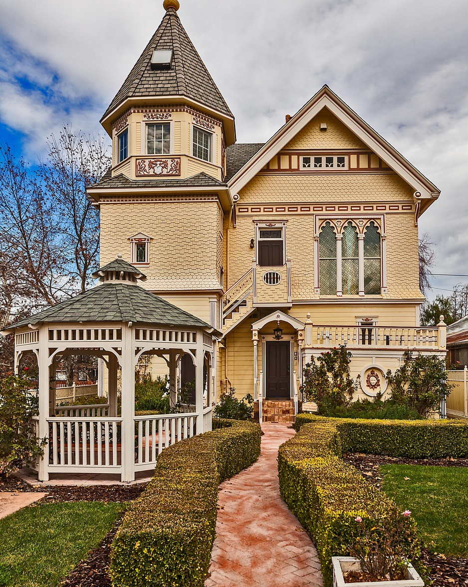 Victorian Mansion at Los Alamos
