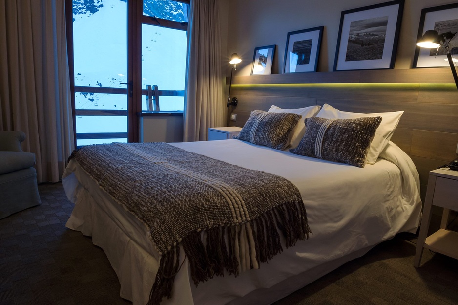 Hotel Portillo Double Room in the Evening