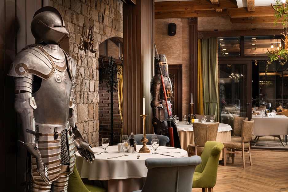 Royal Valentina Castle - Restaurant with Knights