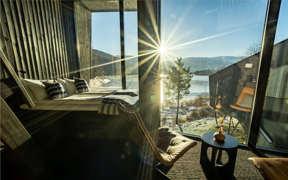 Elva Hotel - Top-Floor Family Room with Loft