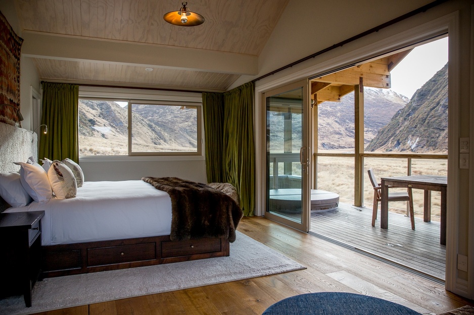 Minaret Station Alpine Lodge Bedroom 2