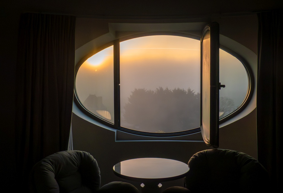 Hotel L'EssenCiel Rounded Window