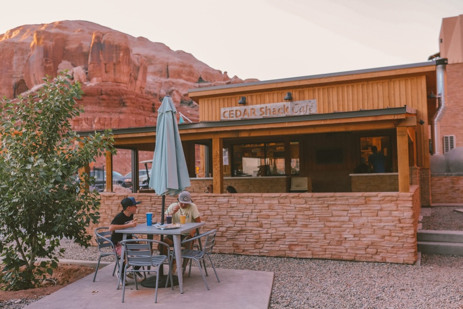 Bluff Dwellings Resort Cedar Shack Cafe