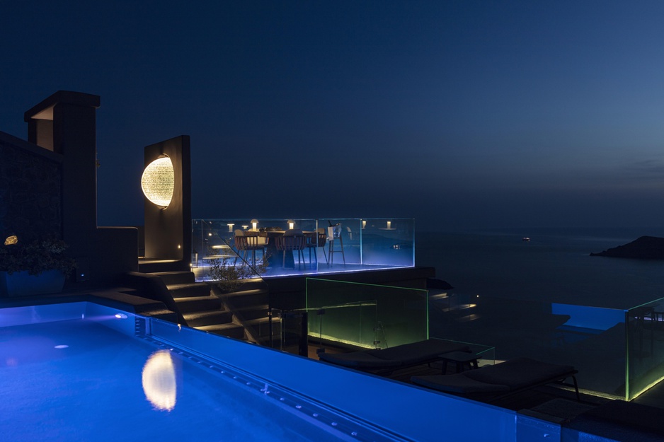 Kivotos Santorini Pool Bar in the Evening