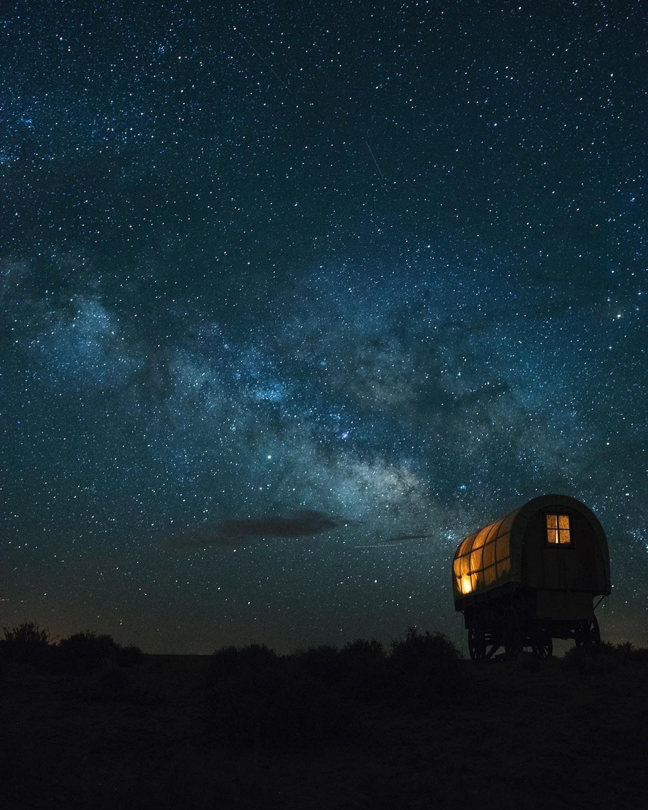 Shash Dine' EcoRetreat - Sheep Wagon Starry Night Sky