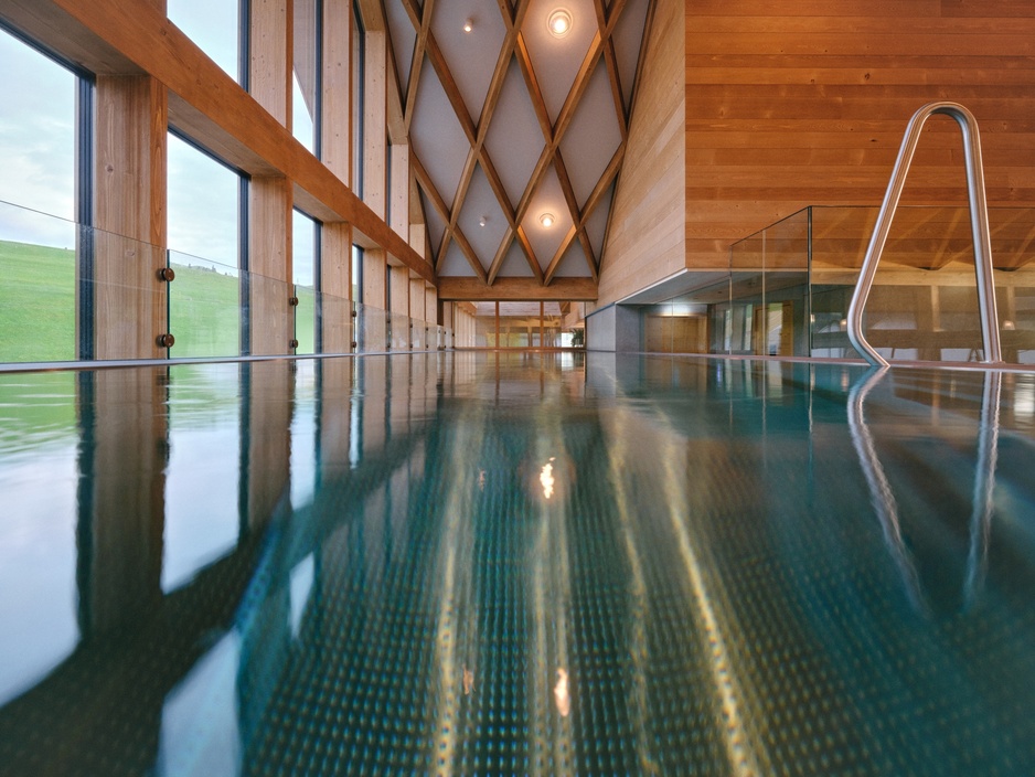 Huus Quell Hotel Spa Indoor Pool