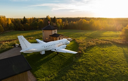 Ilmatar Airplane Lodge