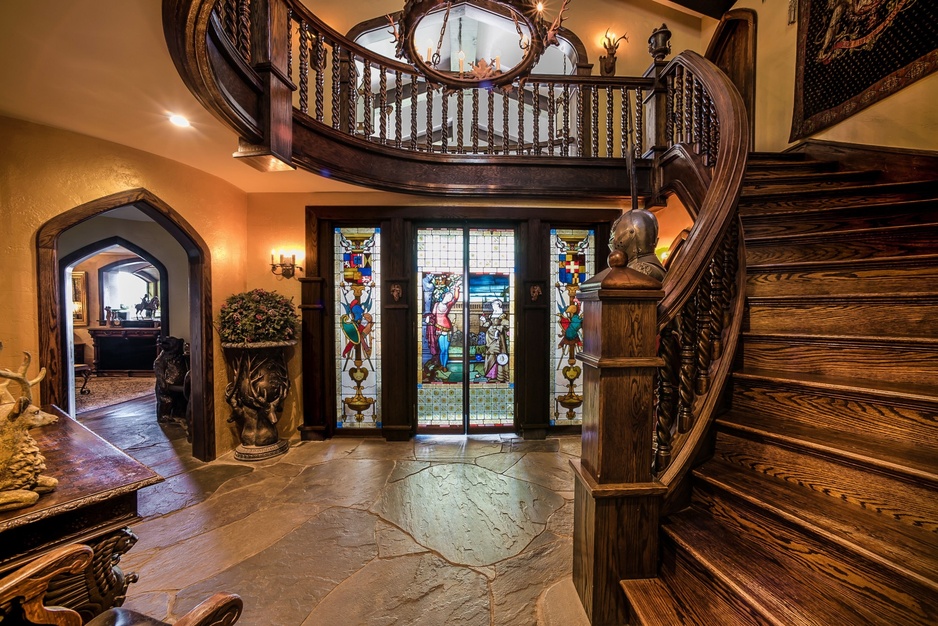 Highlands Castle Vestibule Area