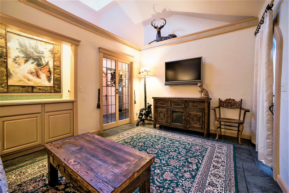 Highlands Castle - Castle Cottage Sitting Room