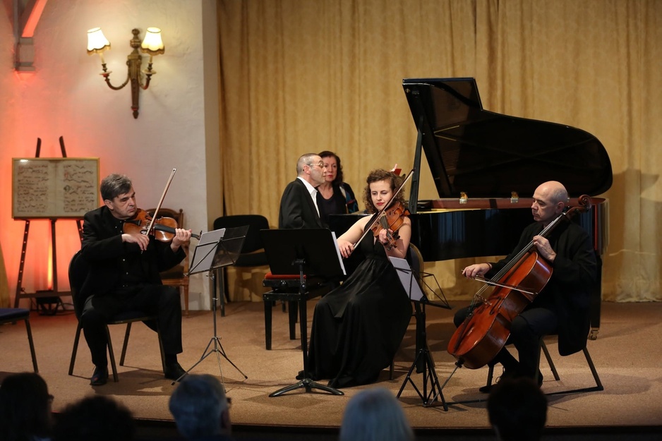 Le Moulin d'Andé - Theater Musical Performance