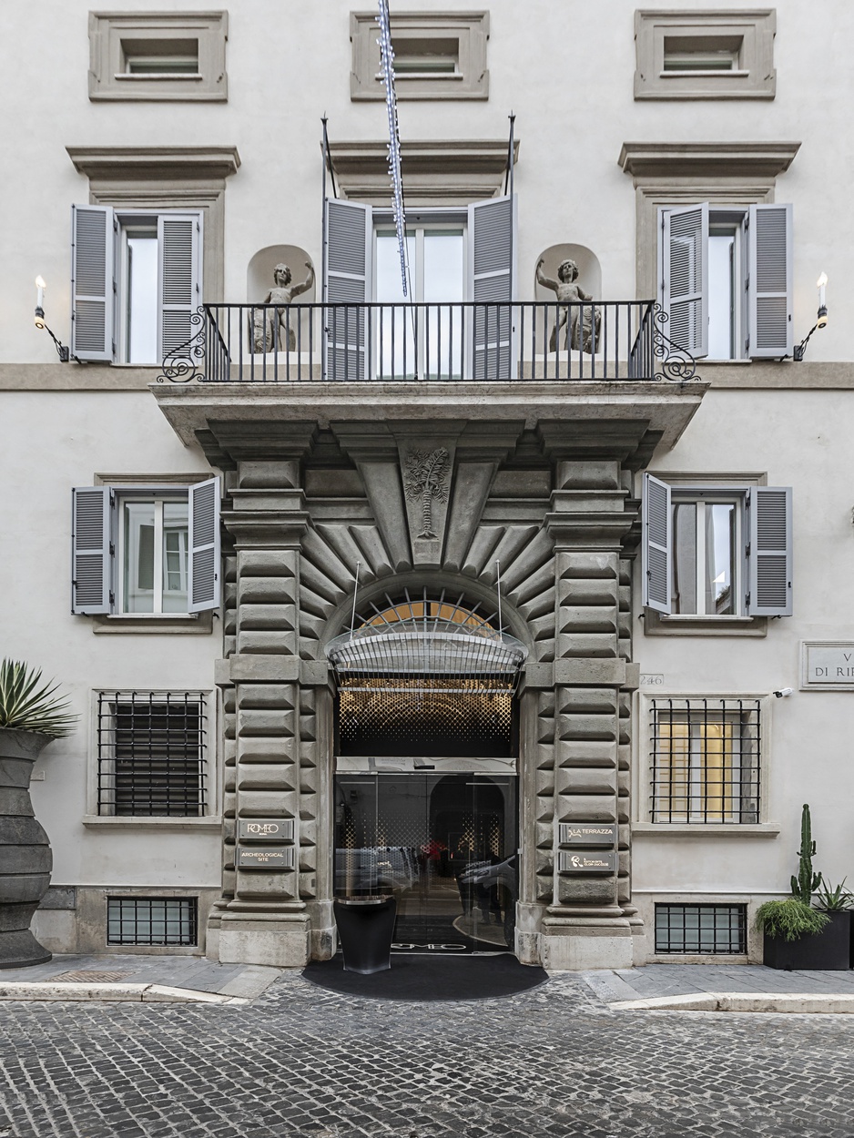 ROMEO Roma's 16th-Century Palace