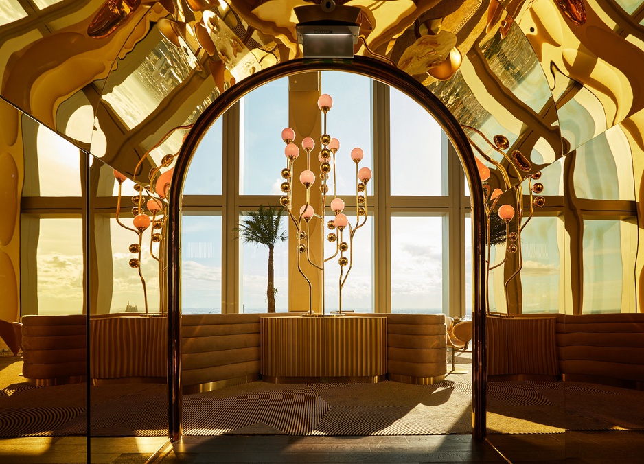 The Standard Bangkok Mahanakhon Hotel - Ojo Bangkok Entrance