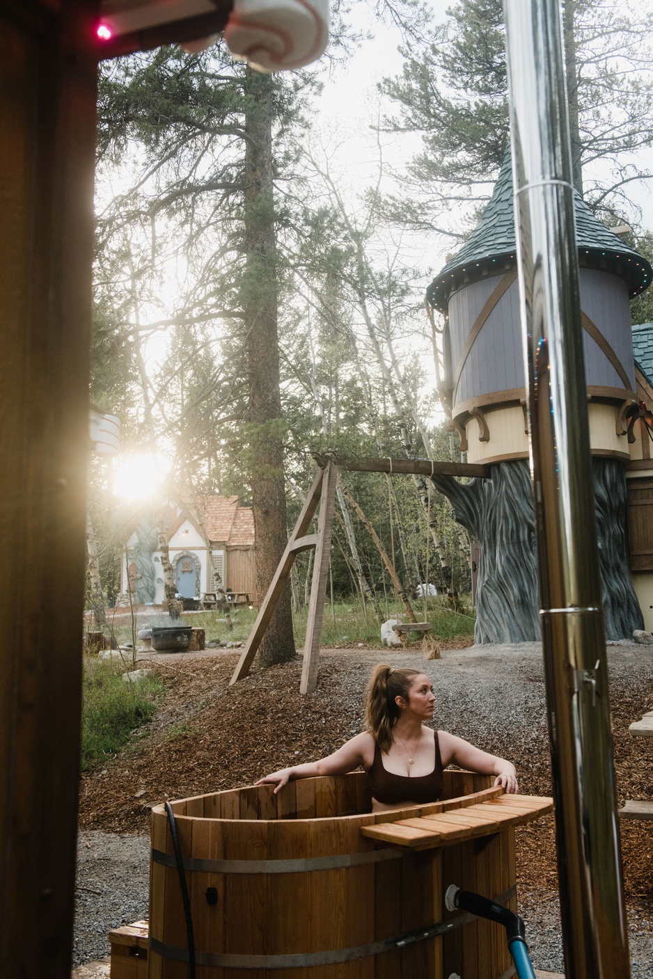 Charmed Resorts Crowsnest Pass - Candy Hot Tub
