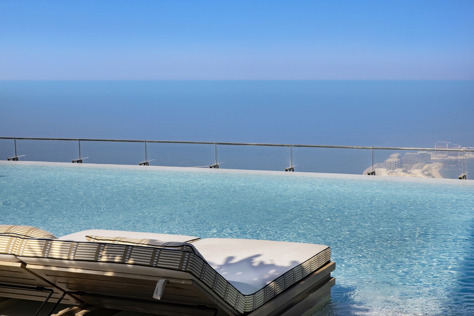 World's Highest Infinity Pool Loungers