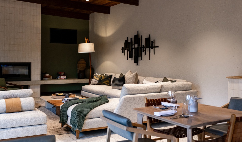 Few & Far Luvhondo Main Lodge Interior
