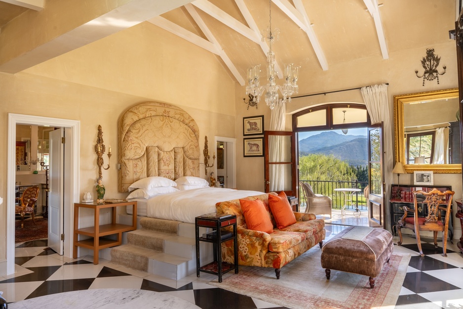 La Residence Superior Suite Bedroom