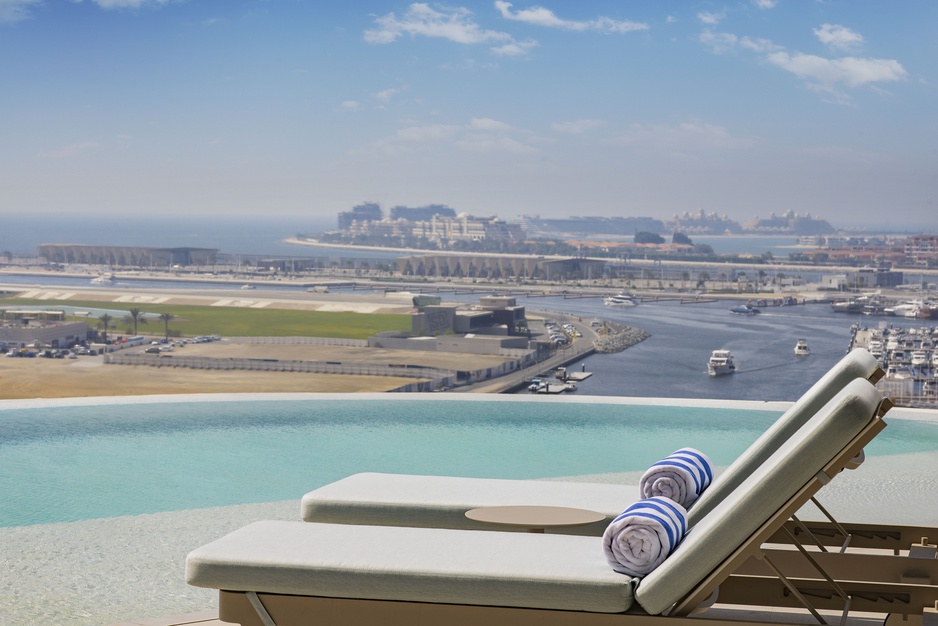 Ciel Dubai Marina Hotel Pool
