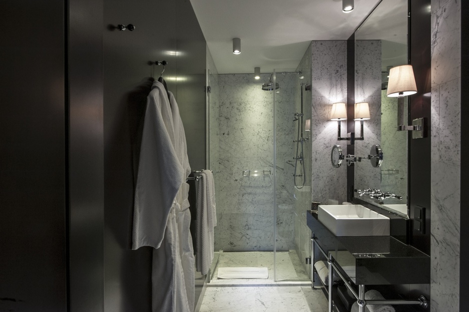 Hotel Topazz Vienna bathroom