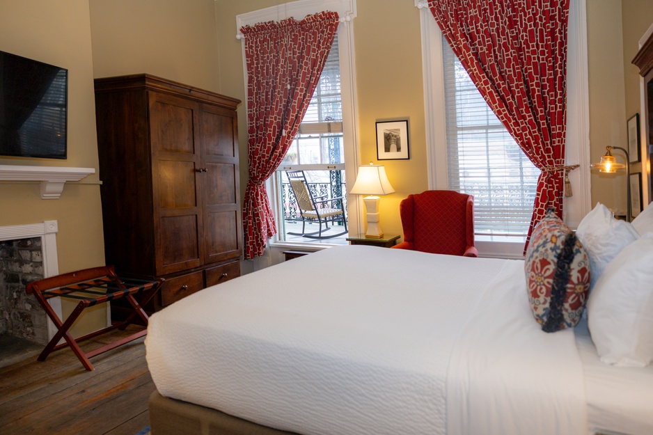 Marshall House Broughton Balcony King