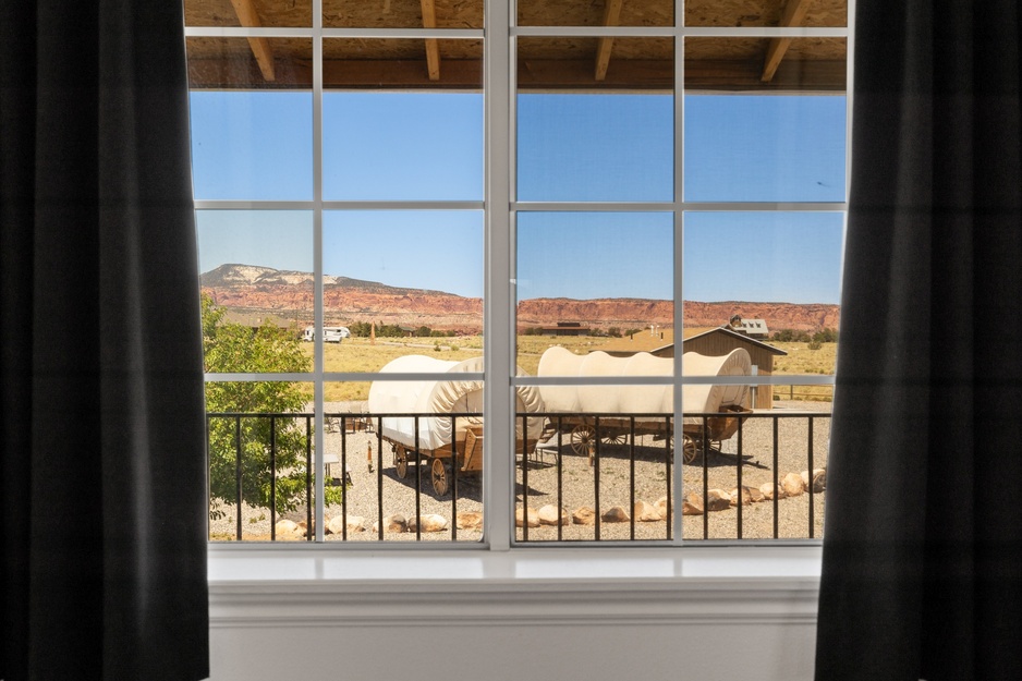 Broken Spur Inn King Room View