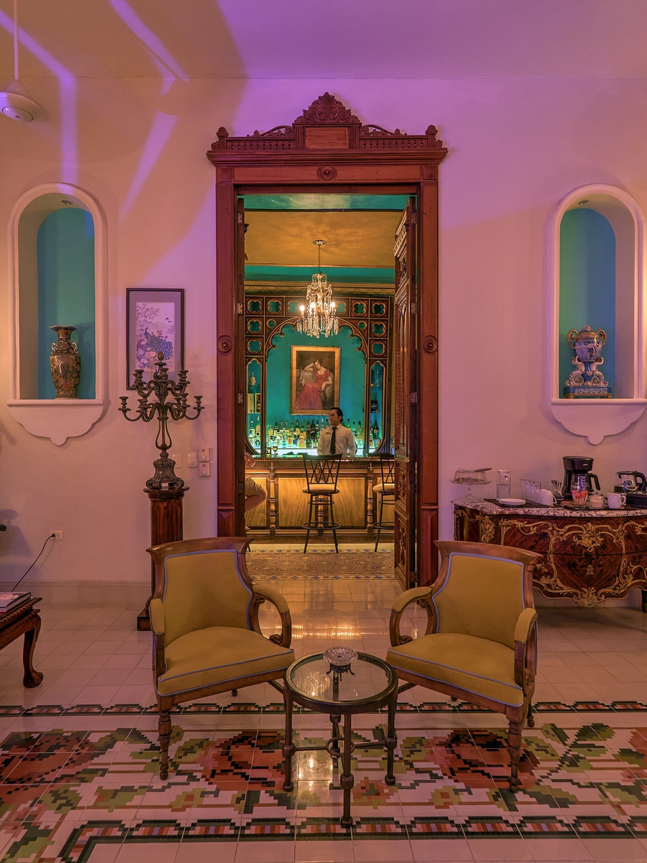 El Palacito Secreto Hotel Interior Antique Furnishings