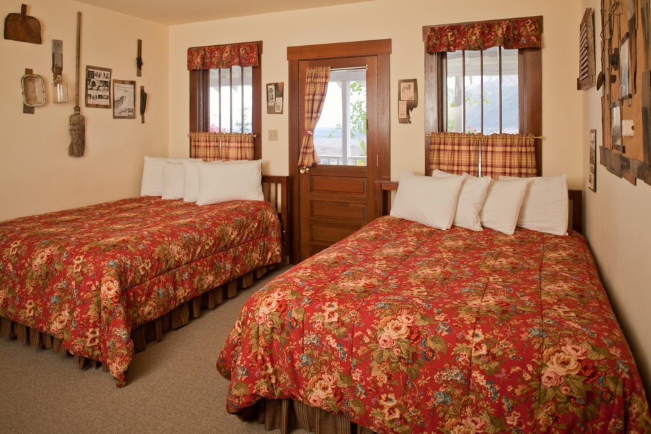 Kennicott Glacier Lodge Main Lodge's Double Queen Room