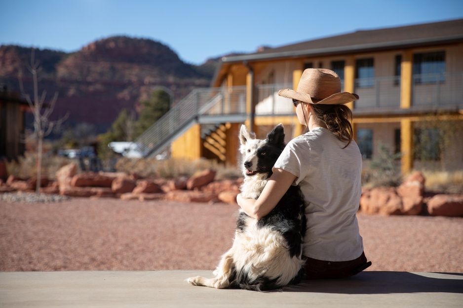 Best Friends Roadhouse Dog-Friendly Hotel