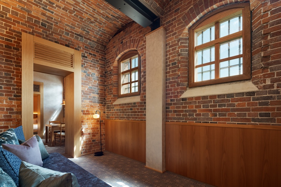 HOSHINOYA Nara Prison - Guestroom Living Room