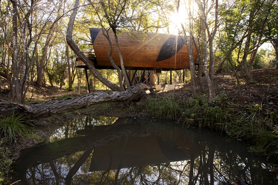Onera Fredericksburg - Spyglass exterior side angle