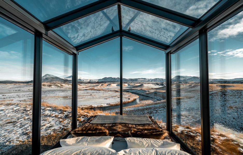 Panorama Glass Lodge - Sleeping Under Nature's Most Spectacular Light Show