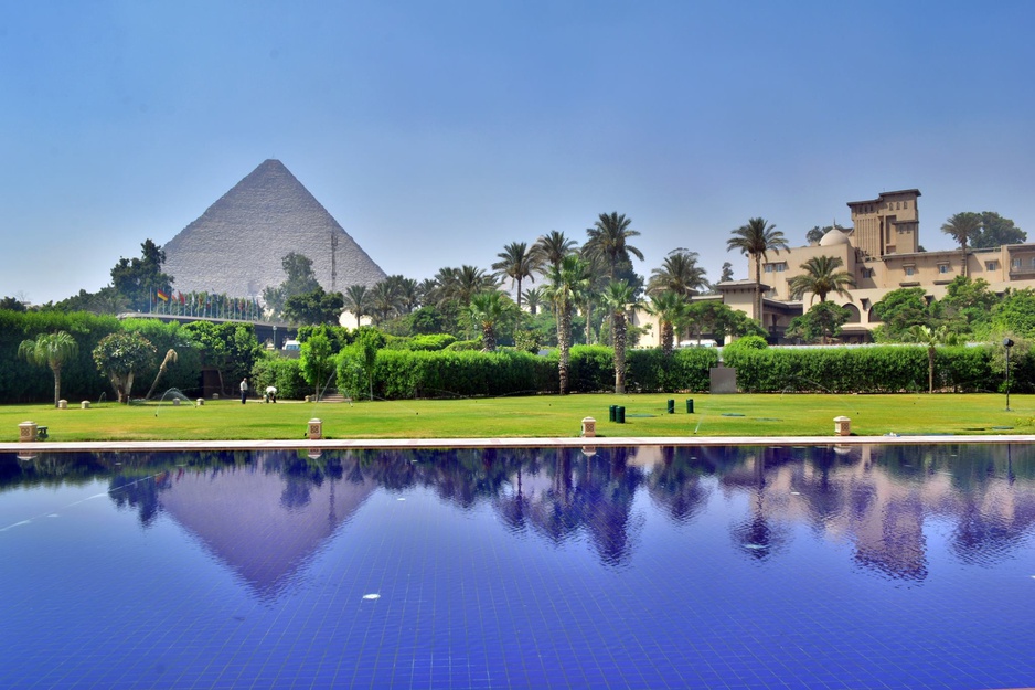 Marriott Mena House Hotel Pool & Pyramids