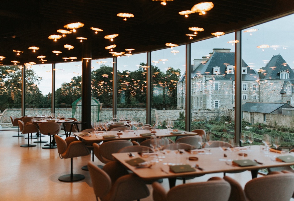 Domaine du Château des Pères - La Table des Peres Interior