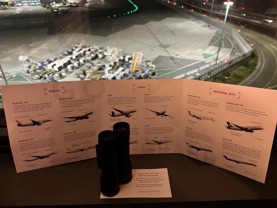Grand Hyatt at SFO - Plane Spotting Guide in the Room