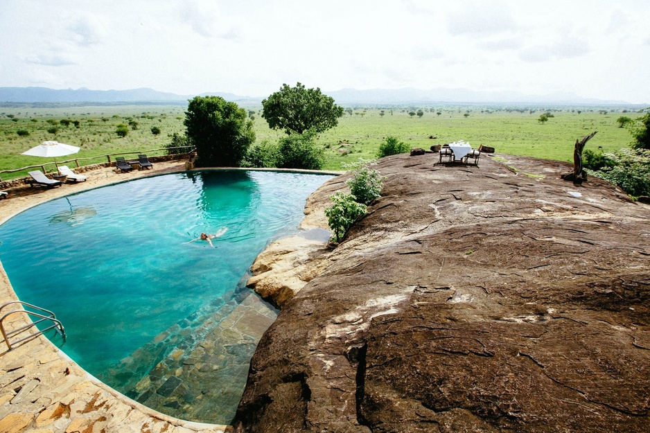 Apoka Safari Lodge Pool & Savannah Panorama