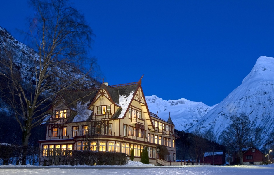 Hotel Union Øye - Old School European Elegance