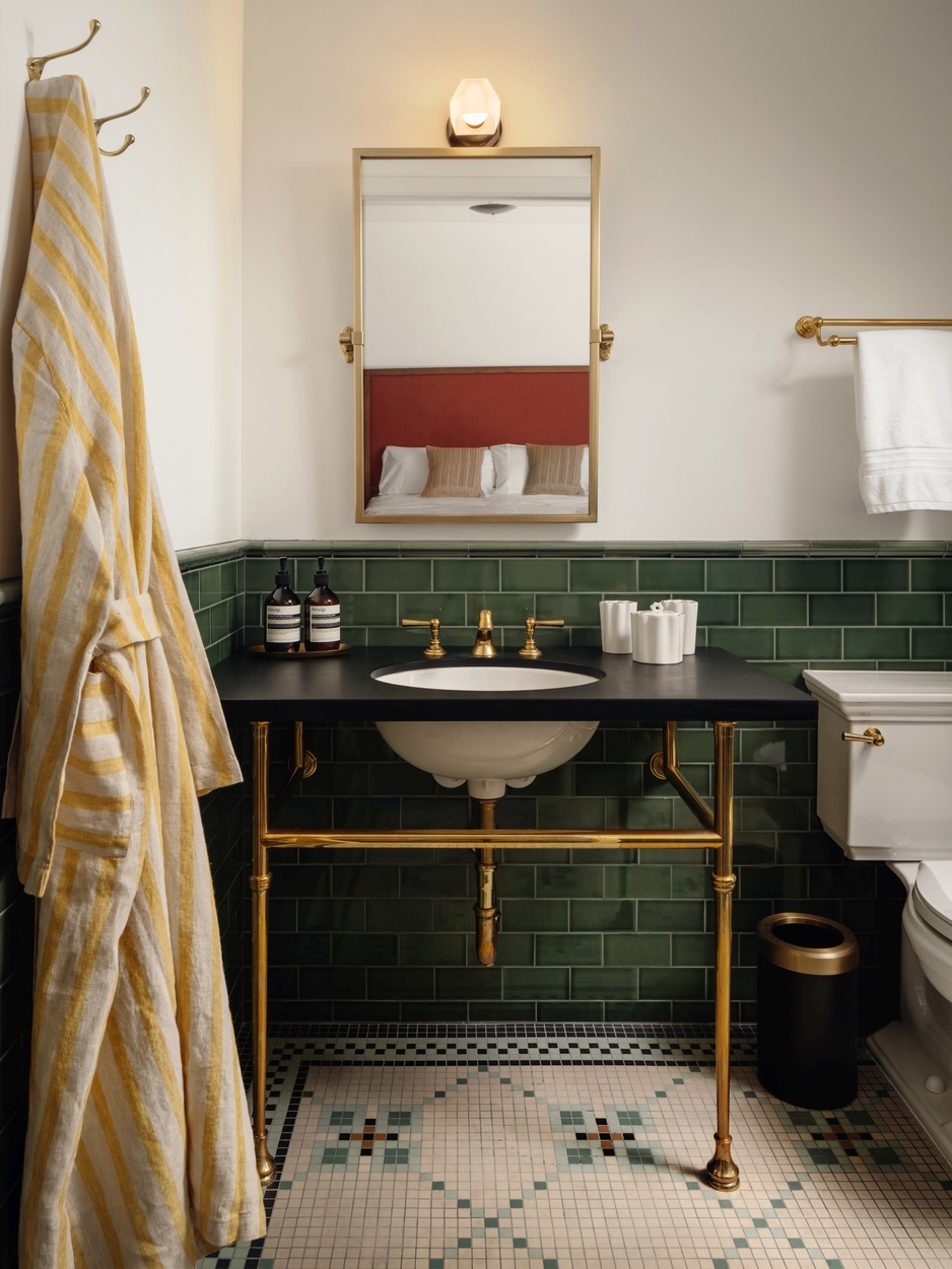 Hotel Lucile Signature King Green Tiled Bathroom