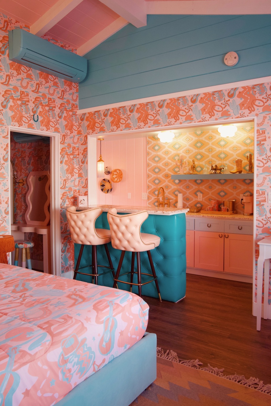 Trixie Motel Yeehaw Cowgirl Suite