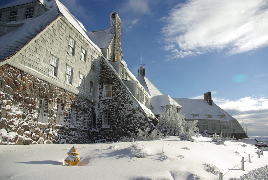 Timberline-Lodge Snowy Exterior