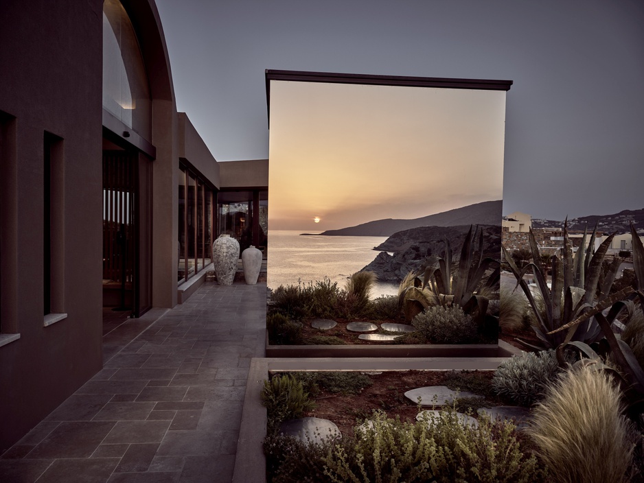Acro Suites Resort Mirror Walls