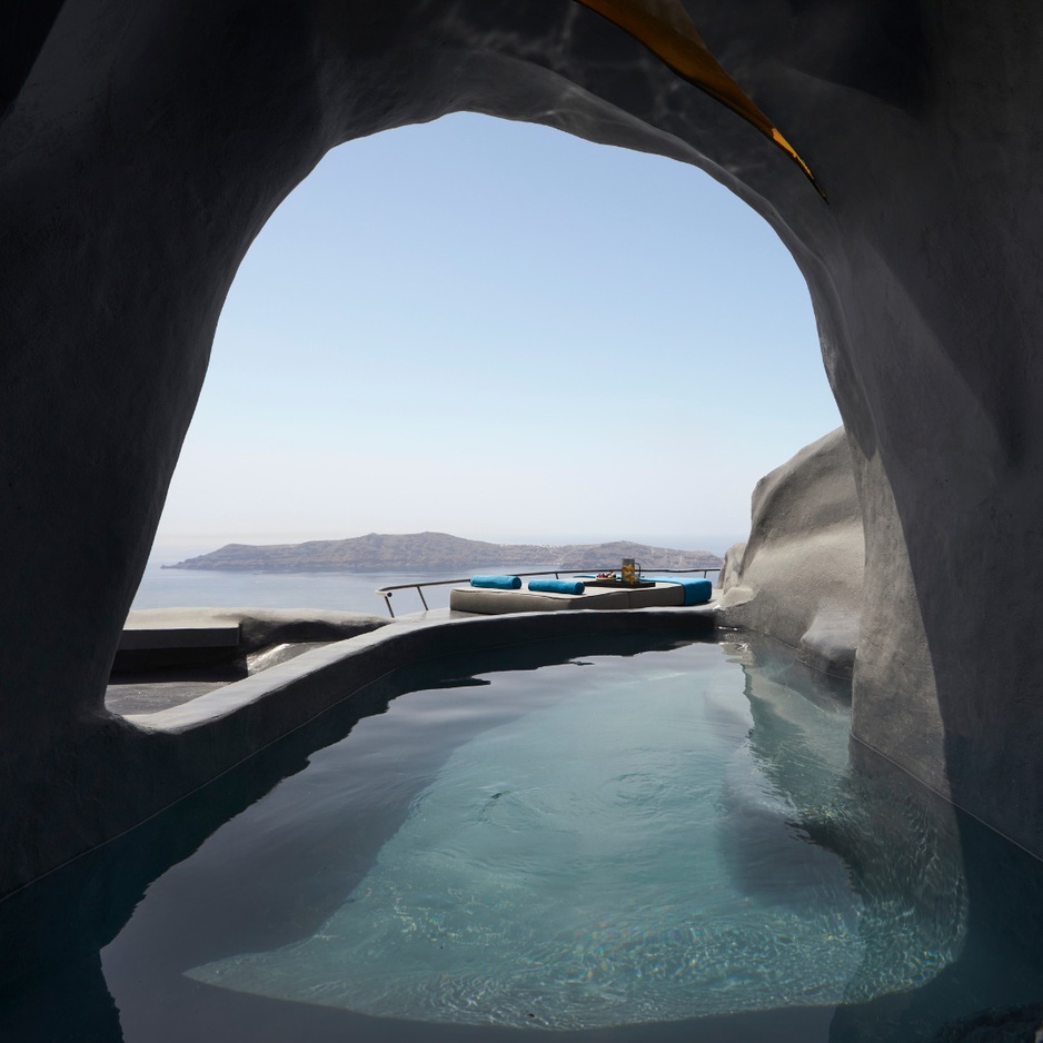 Junior Suite Heated Cave Pool