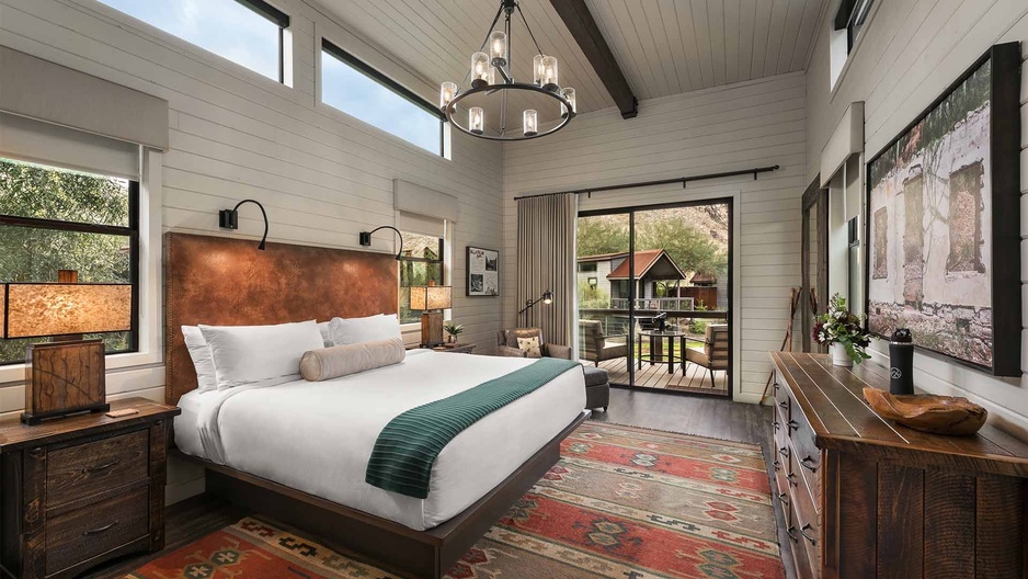 Castle Hot Springs - Sky View Cabin Interior