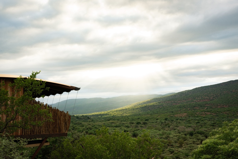 Few & Far Luvhondo Cliff Suite Panorama
