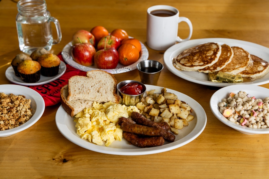 Broken Spur Inn Breakfast