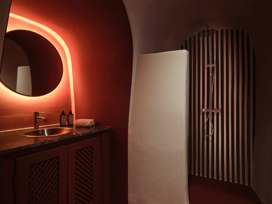 Neema Maison Finikia Santorini - Sandals Cove bathroom