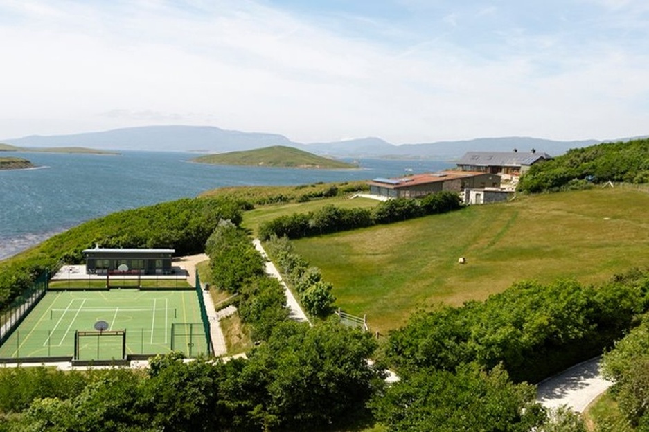 Inish Turk Beg with tennis court